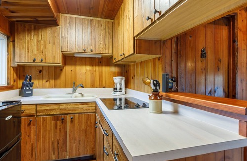 Port Sanilac Cabin | Port Sanilac Log Cabin-Incredibly Cute!