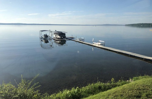Brutus House | Relaxing cottage on Burt Lake