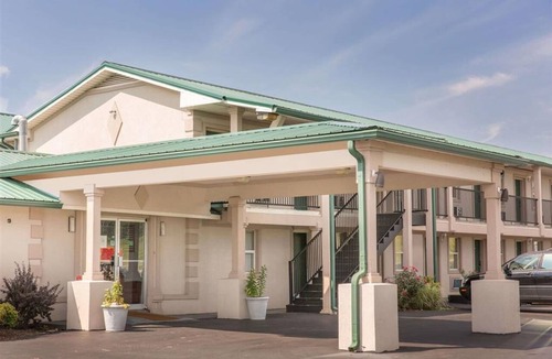 Glade Spring Hotel | Rodeway Inn