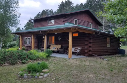 Montello Cabin | Rustic but modern log cabin in Montello on 10 acres 1/2 hour from WI Dells