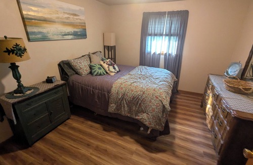Green Bay House | Spacious 5-bedroom house in Green Bay with WiFi, AC available for 2025 NFL draf