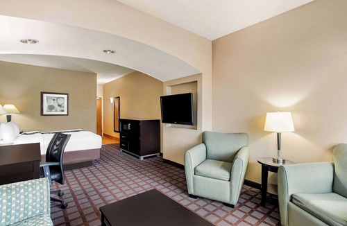 Plainfield Hotel | Spark by Hilton Plainfield Indianapolis