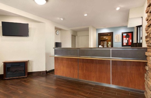 Findlay Hotel | Super 8 by Wyndham Findlay