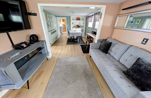 Irving Park East Apartment | The Avondale Lower Level