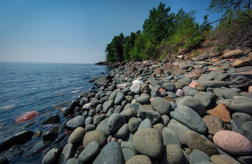 Croftville Resort | The Inn at Croftville Road Cottages #5. On the Shore of Lake Superior.