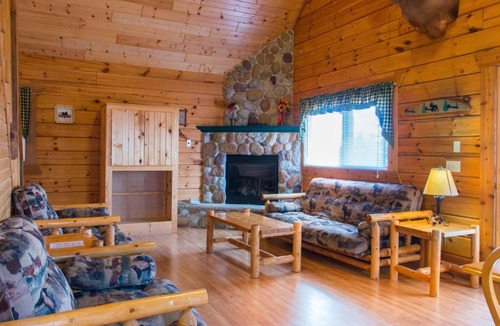 Warrens Hotel | Three Bears Resort, Ascend Hotel Collection