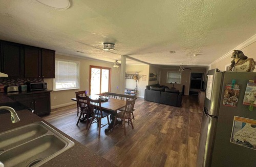 Depauw House | Tranquil Riverfront Retreat
