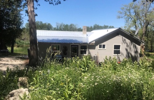 Idlewild Cabin | TRANQUILITY CABIN ON THE WATER DOOR COUNTY WI