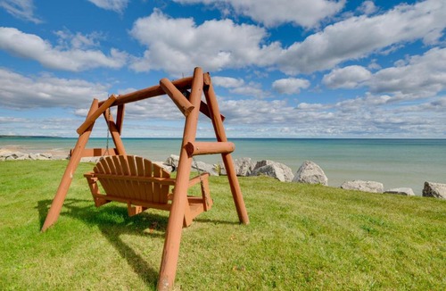 Greenbush House | Walk to Beach! Cabin Suite on Lake Huron
