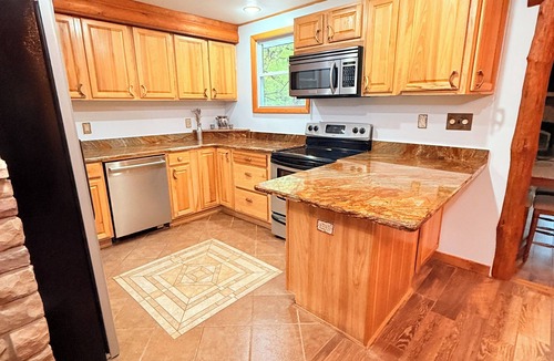 Waupaca House | Waupaca Wellness Retreat: Private Sand Beach & Elite Gym