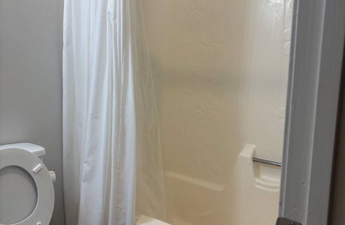 Mount Vernon Apartment | Welcoming 1-bedroom apartment with AC/Heat in Mount Vernon, Indiana