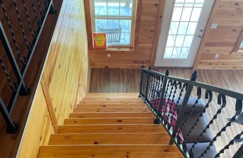 Waterfall Cabin | Welcoming 3 bedroom cabin