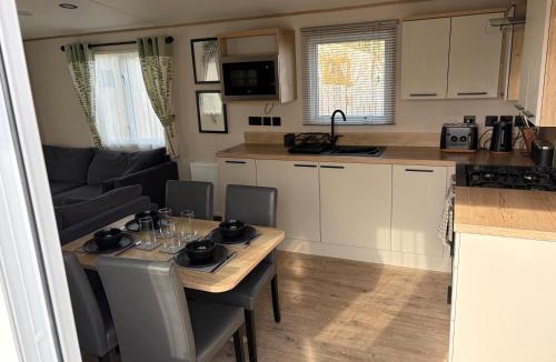 Mappleton House | Whirlwind