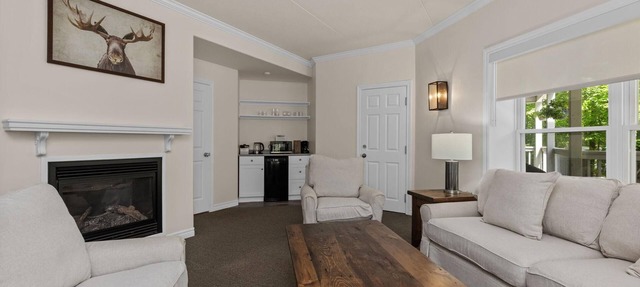 1 bed 1 bath Lodge on Port Cunnington in Dwight