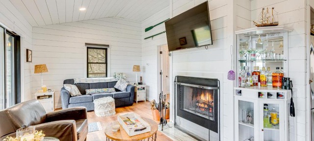 1 Mi to Marina: Cabin w/Views Near Atwood Lake! in Dellroy