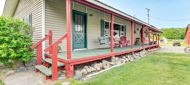 10-Acre Kingston Getaway: Sauna & Fire Pit in Kingston