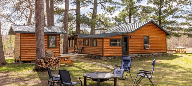100+ Remodeled Log Cabin-lake access in Hackensack