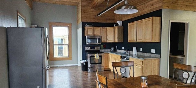 2 bed/1 bath - great central location - near ferry terminal, shops & more in Valdez