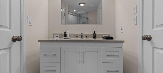 2 bed 1 bath Lodge on Port Cunnington in Dwight