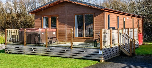 2 bedroom accommodation in Carnforth in Carnforth