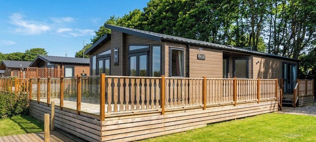 2 bedroom accommodation in Carnforth in Carnforth