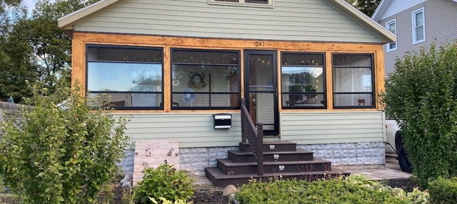 2-Bedroom Pet-Friendly Cottage | Near Downtown Holland, Walk to Dining & Parks in Holland