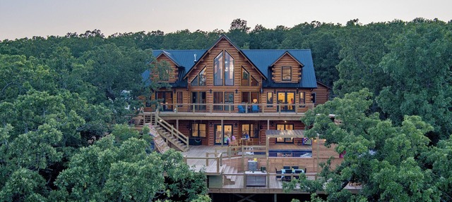 3-Tier Deck + Putting Green + Steam Sauna Private Lake Eufaula Escape in Eufaula