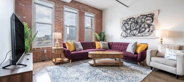 3BR/2BA Iconic Lux Loft With Gym in Kansas City
