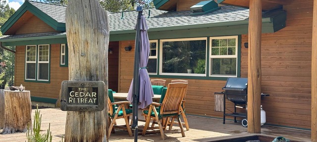 4 Bed, Waterfront, Jacuzzi, Near Mt Batchelor, Sun-River, Bend, Chef's Kitchen in Bend
