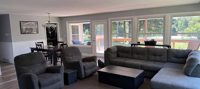 4-bedroom house on the Black River in Fort Gratiot. Dock your boat out back! in Fort Gratiot