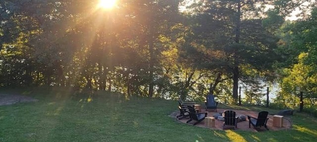 #4 Riverfront Lodging. Beach, Boat, Fish, Hike. in Poynette