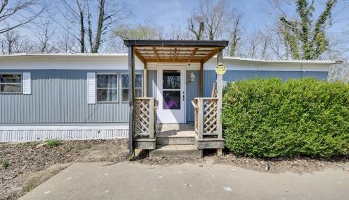 6 Mi to Fort Knox! Rural Family Home, Pets Welcome in Radcliff