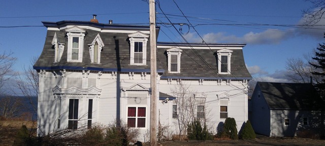 A beautiful 5 bedroom 4 bath house with Stunning Ocean View in town of Digby in Digby