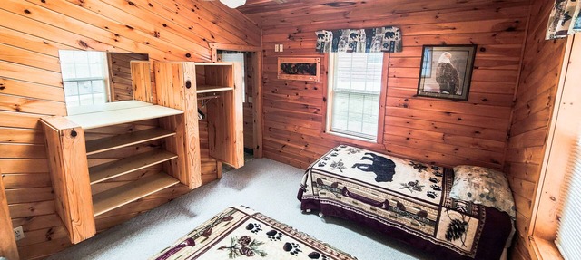 Acorn Cabin- Cabin on the Chippewa Flowage within a Resort in Hayward