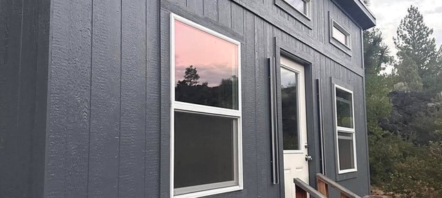 Adorable tiny home cozied up to lava rock! in Bend
