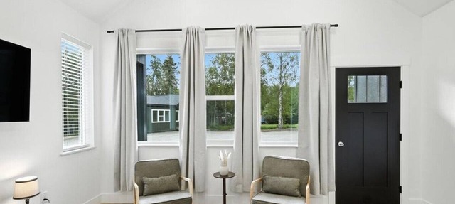 Alpine King Suite | Hatcher Pass | Pet-Friendly in Palmer