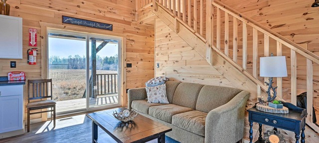 Applegate Cabin w/ Deck ~ 2 Mi to Lake Huron! in Applegate