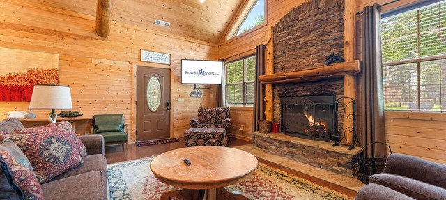 Authentic Log Cabin w Private Hot Tub, Fire Pit & Pool Table I Near Big Cedar in Ridgedale