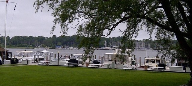 Bayfront King, Harbor View & Porch,Parking, Location! in Saugatuck
