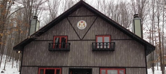 Beautiful, Comfy, Rustic Ski Chalet Steps From Ski Brule Mountain - RIGHT Side in Iron River