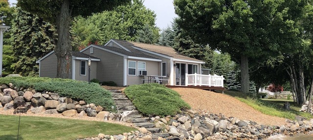 Beautiful Cottage on the Water of Pristine West Bay in Suttons Bay