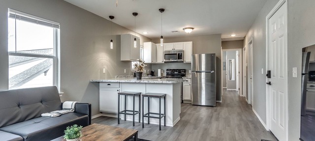 Beautiful Downtown modern 1 BR. 1 BA Washer+ Dryer in Bartlesville