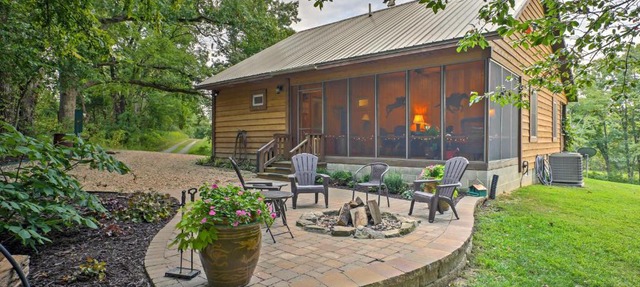 Beautiful Makanda Cabin in Shawnee National Forest in Makanda