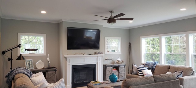 Beautiful new Lake House Family and pets friendly with beach access! in South Haven