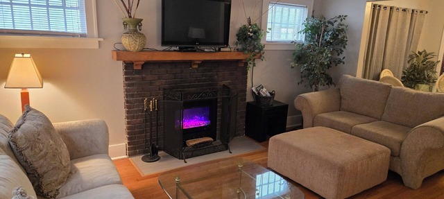 Beautiful Spacious Home - Near Charles Schwab Field- CWS, CHI Arena, Downtown in Omaha