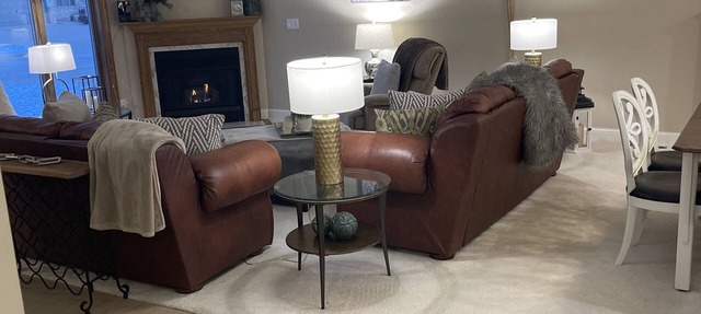 Beautiful spacious property 4 sleeping areas and 3 full baths can sleep up to 8 in Appleton
