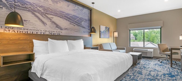 Best Western Plus Marquette Hotel & Suites in Marquette