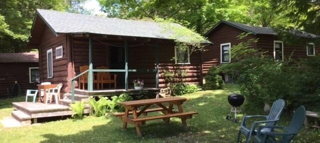 Birch Cabin - Les Cheneaux Landing in Clark Township