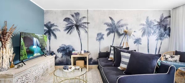 Blue Palms By The Beach - Pool, spa, king bed in Broadbeach