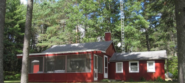Boardman Riverfront 4 Bedroom Cabin in Traverse City